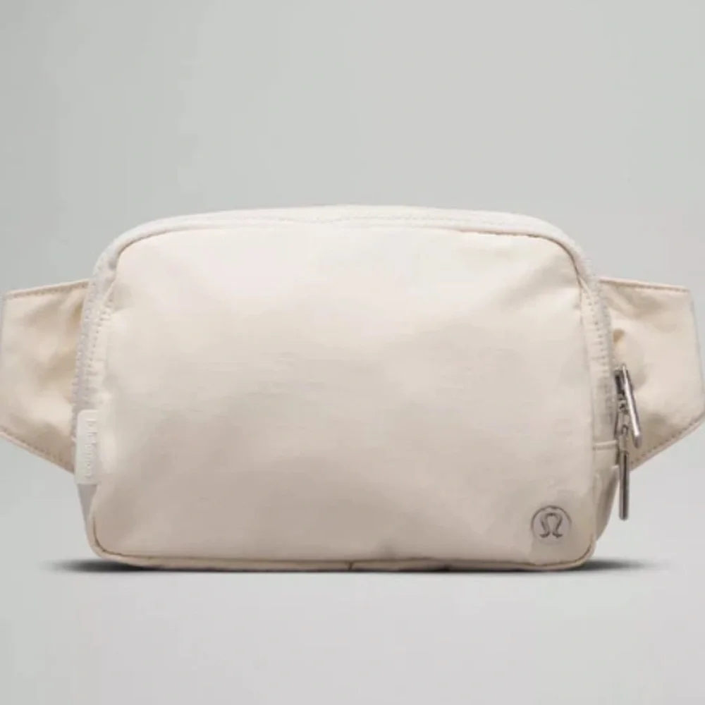 NWT Lululemon Everywhere Belt Bag 1L WHITE SOLD OUT COLOR Crossbody